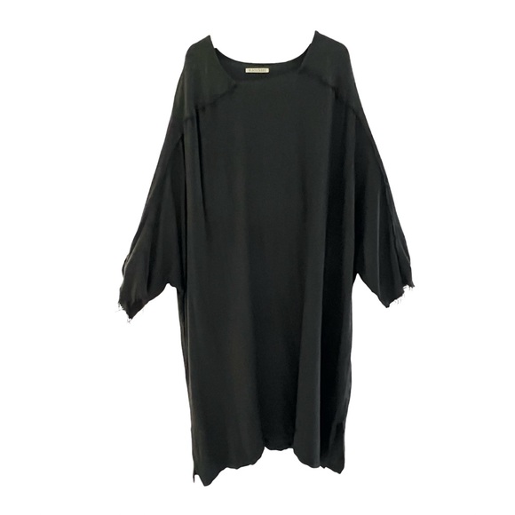 Black Crane Dome Dress in Black Oversized raw edges contrast, wool, One size - Picture 11 of 16